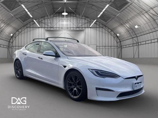 Pearl White Multi-Coat 2021 Tesla Model S Plaid