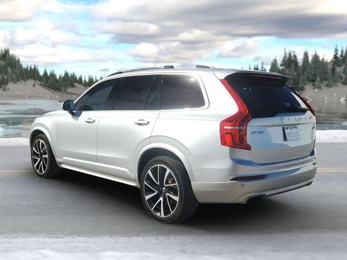 2019 Volvo XC90 T6 Momentum