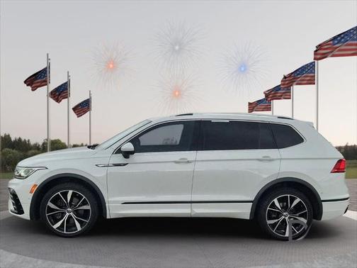 2022 Volkswagen Tiguan 2.0T SEL R-Line 4MOTION