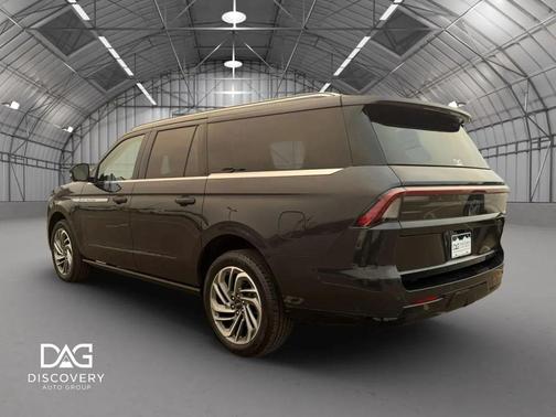 Gray 2025 Lincoln Navigator Reserve