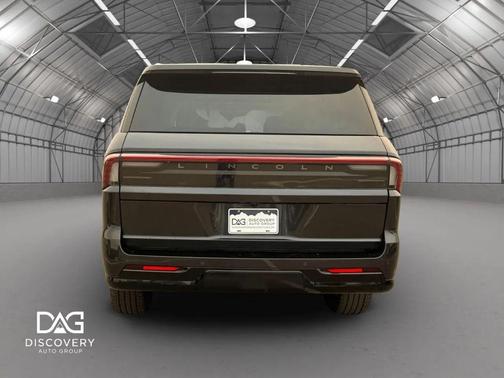 Gray 2025 Lincoln Navigator Reserve