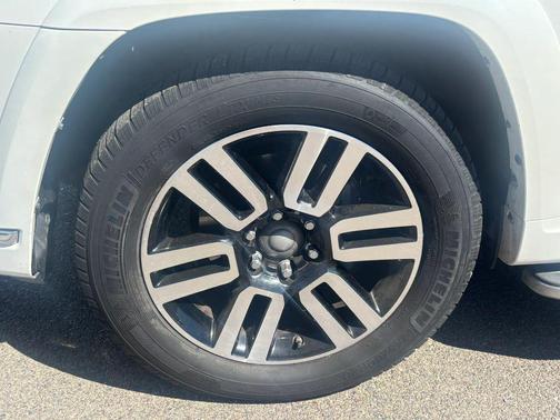 Blizzard Pearl 2019 Toyota 4Runner Limited