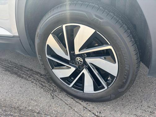 2024 Volkswagen Atlas 2.0T SE w/Technology 4MOTION