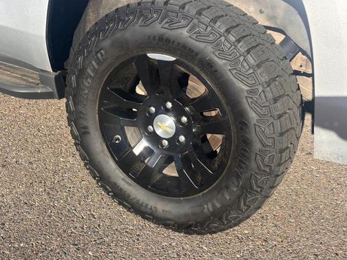 Silver Ice Metallic 2018 Chevrolet Tahoe LT