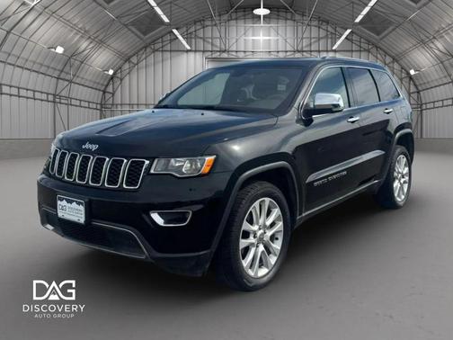 Diamond Black Crystal Pearlcoat 2017 Jeep Grand Cherokee Limited