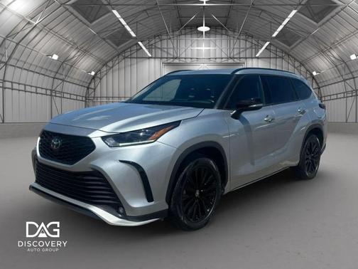 Celestial Silver Metallic 2025 Toyota Highlander XSE