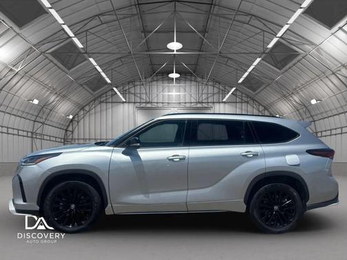 Celestial Silver Metallic 2025 Toyota Highlander XSE