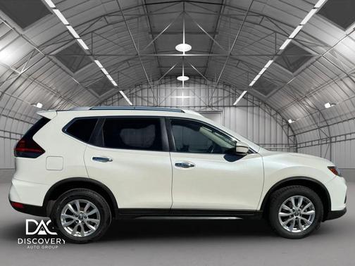 White 2020 Nissan Rogue SV