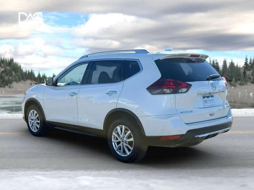 White 2020 Nissan Rogue SV