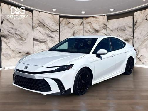 Ice Cap 2025 Toyota Camry SE
