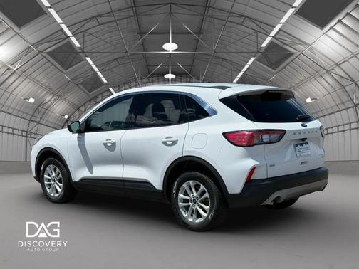White 2022 Ford Escape SE