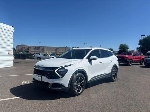 Glacial White Pearl 2023 Kia Sportage EX