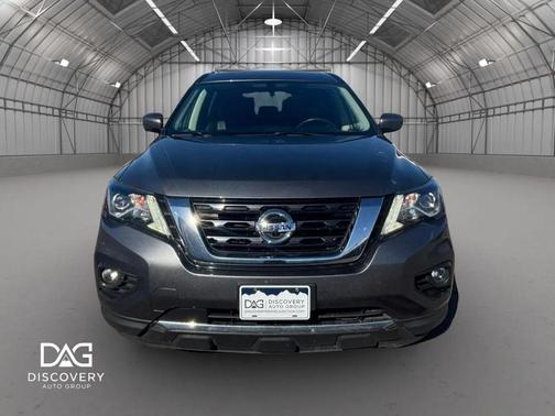 Gun Metallic 2019 Nissan Pathfinder Platinum