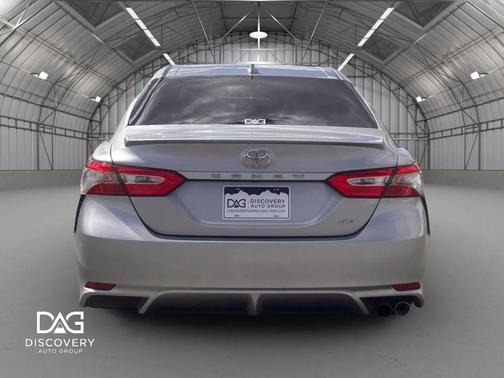 Celestial Silver Metallic 2019 Toyota Camry SE