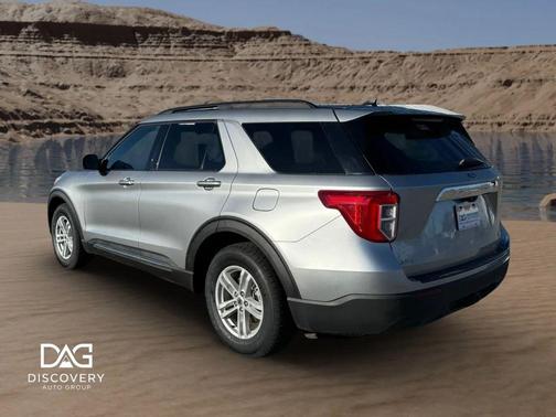 Iconic Silver Metallic 2023 Ford Explorer XLT