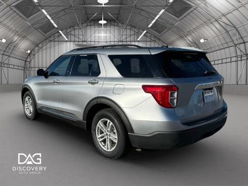 Iconic Silver Metallic 2023 Ford Explorer XLT