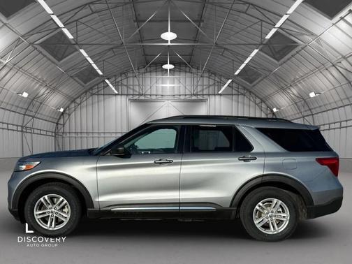 Iconic Silver Metallic 2023 Ford Explorer XLT