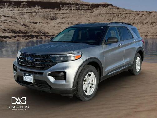 Iconic Silver Metallic 2023 Ford Explorer XLT