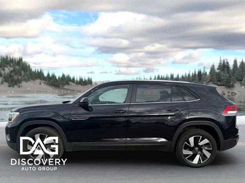 Deep Black Pearl 2026 Volkswagen Atlas Cross Sport 2.0T SE w/Technology 4MOTION