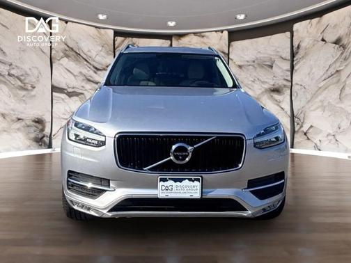 Bright Silver Metallic 2019 Volvo XC90 T6 Momentum