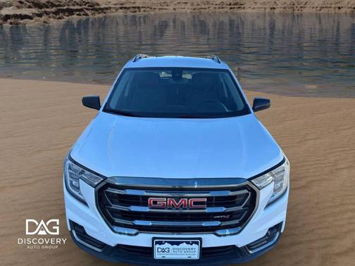 2024 GMC Terrain AWD AT4