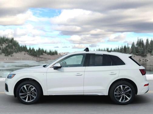 2022 Audi Q5 45 S line Premium Plus