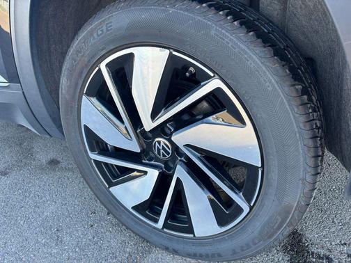 2024 Volkswagen Atlas 2.0T SE w/Technology 4MOTION