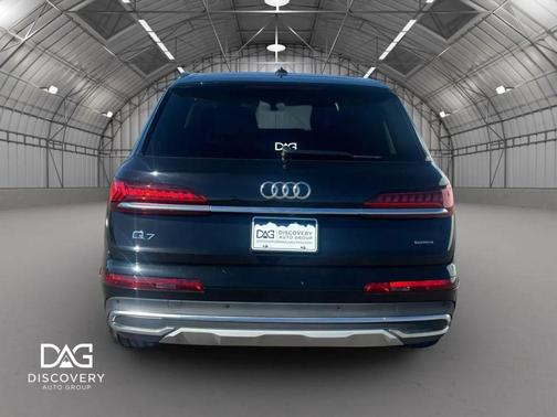 Mythos Black Metallic 2023 Audi Q7 55 Premium Plus