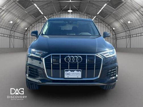 Mythos Black Metallic 2023 Audi Q7 55 Premium Plus