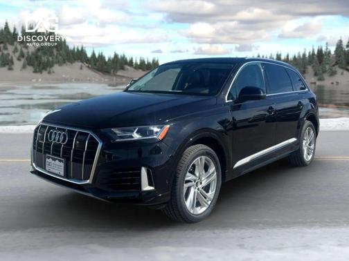 Mythos Black Metallic 2023 Audi Q7 55 Premium Plus
