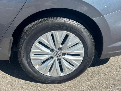 Platinum Gray Metallic 2019 Volkswagen Jetta 1.4T S