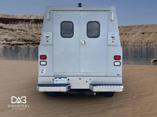 2017 RAM 3500 Tradesman Crew Cab 4x4 8' Box