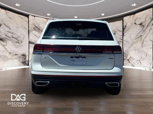 Pure White 2025 Volkswagen Atlas 2.0T SE w/Technology 4MOTION
