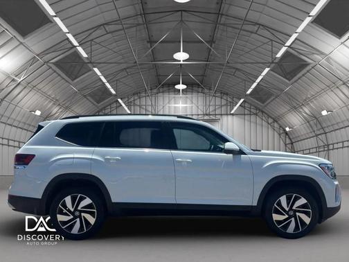 Pure White 2025 Volkswagen Atlas 2.0T SE w/Technology 4MOTION