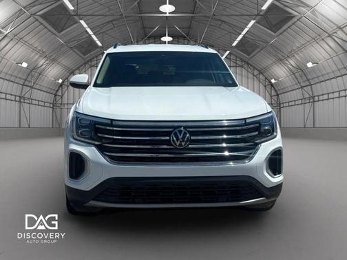 Pure White 2025 Volkswagen Atlas 2.0T SE w/Technology 4MOTION
