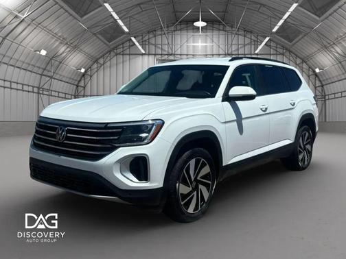 Pure White 2025 Volkswagen Atlas 2.0T SE w/Technology 4MOTION