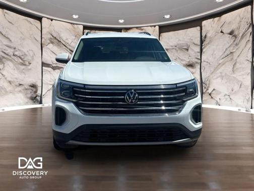 Pure White 2025 Volkswagen Atlas 2.0T SE w/Technology 4MOTION