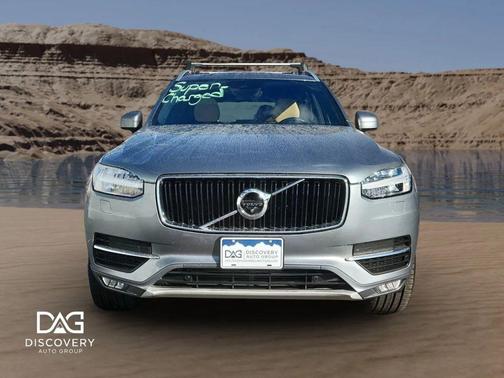2018 Volvo XC90 T6 Momentum