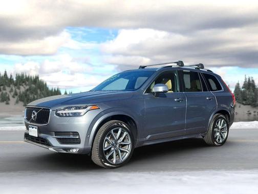 Gray 2018 Volvo XC90 T6 Momentum SUV