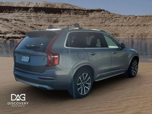 2018 Volvo XC90 T6 Momentum