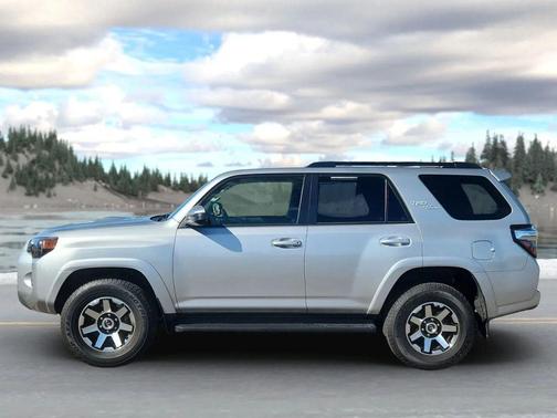 2024 Toyota 4Runner TRD Off Road