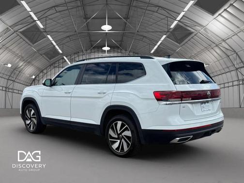 Pure White 2024 Volkswagen Atlas 2.0T SE w/Technology 4MOTION