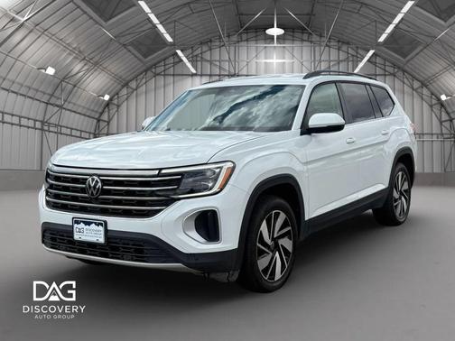 Pure White 2024 Volkswagen Atlas 2.0T SE w/Technology 4MOTION