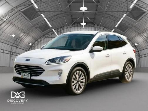 Star White Metallic Tri-Coat 2020 Ford Escape Titanium