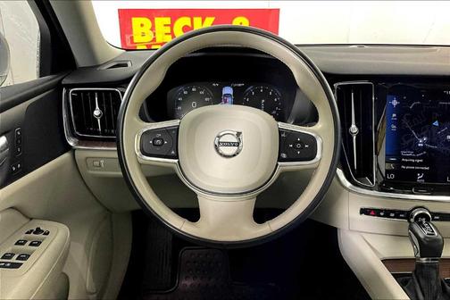 2021 Volvo S60 T5 Momentum