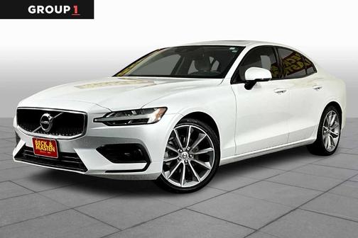 2021 Volvo S60 T5 Momentum