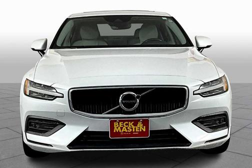 2021 Volvo S60 T5 Momentum