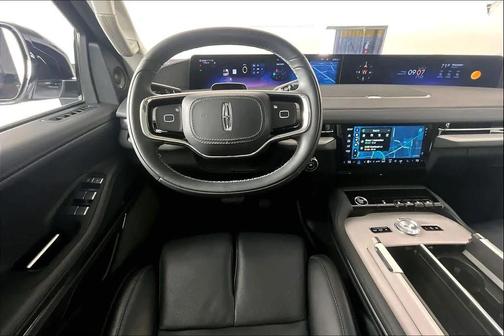 Crystal White Metallic 2025 Lincoln Navigator Reserve