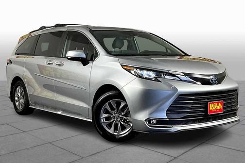 2022 Toyota Sienna XLE