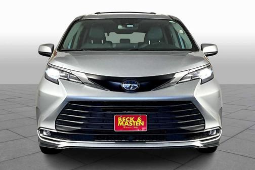 2022 Toyota Sienna XLE